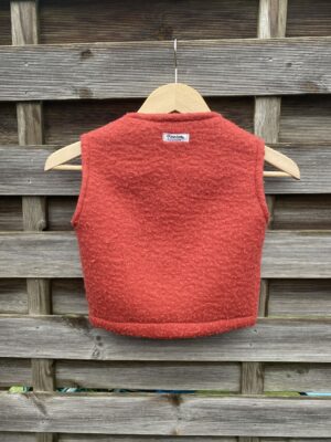 Le gilet enfant rouge moumoute