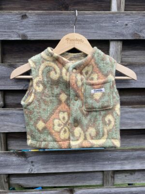 Le gilet enfant vert baroque