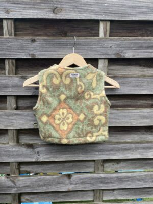 Le gilet enfant vert baroque