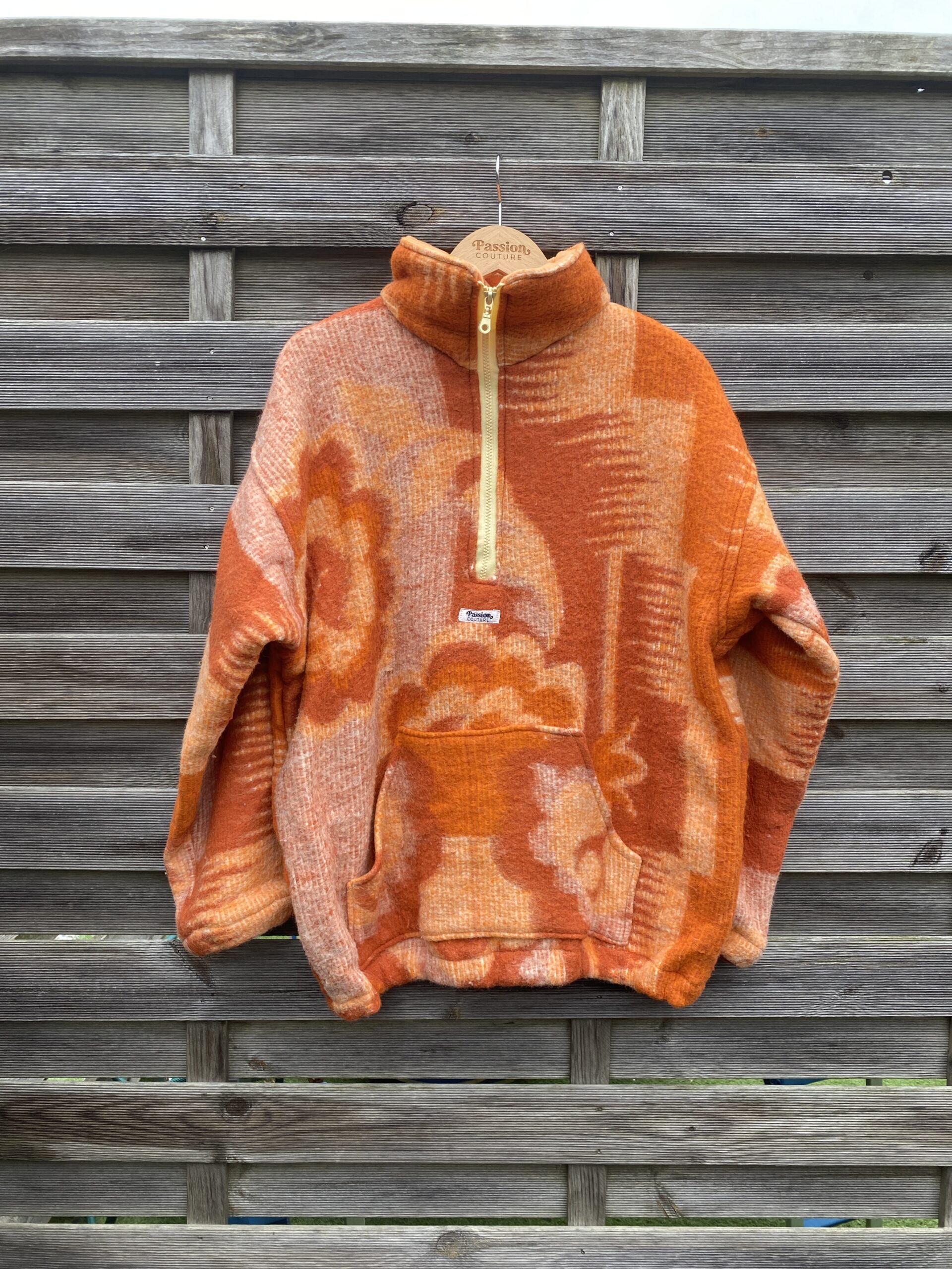 La polaire orange ethnique