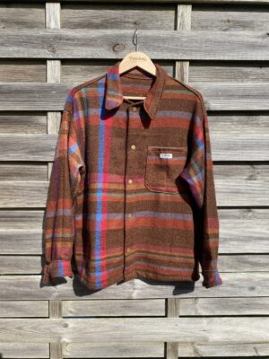 La chemise marron