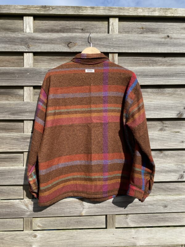 La chemise marron – Image 4