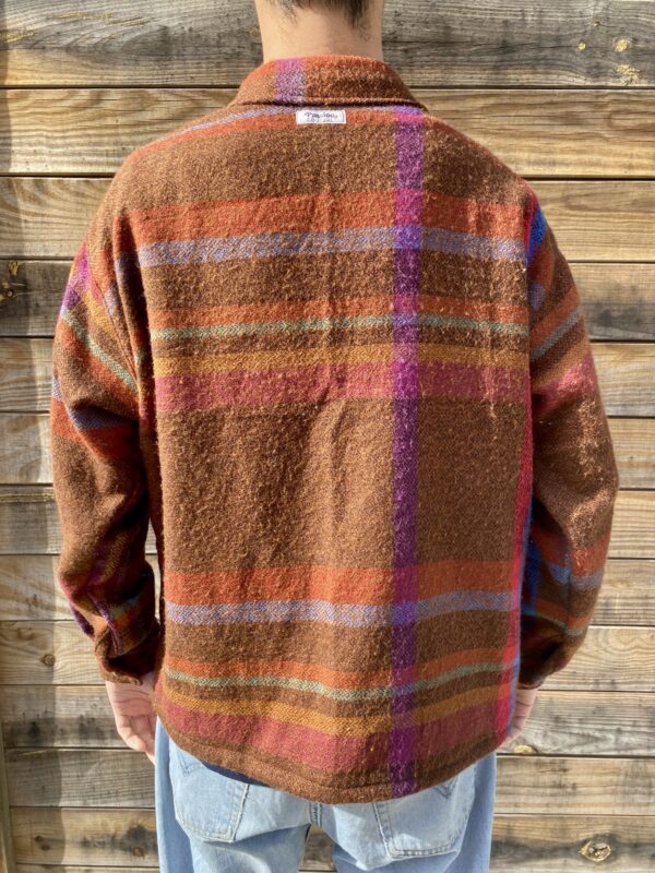 La chemise marron – Image 3