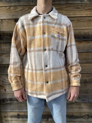 La chemise orange à carreaux
