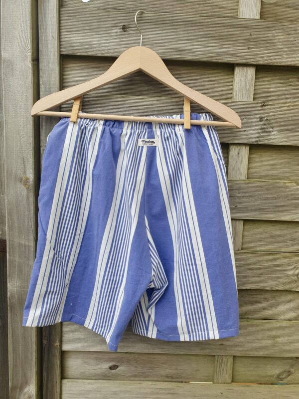 Le short bleu rayé – Image 3