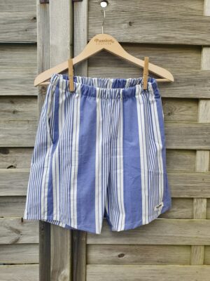 Le short bleu rayé