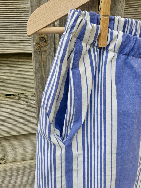 Le short bleu rayé – Image 4