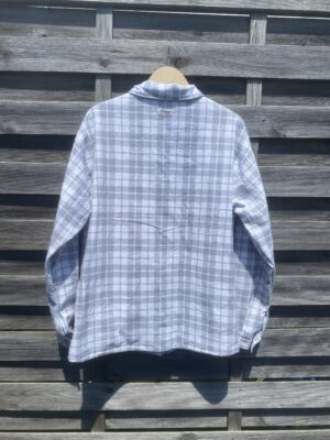 La sur-chemise flanelle grise à carreaux
