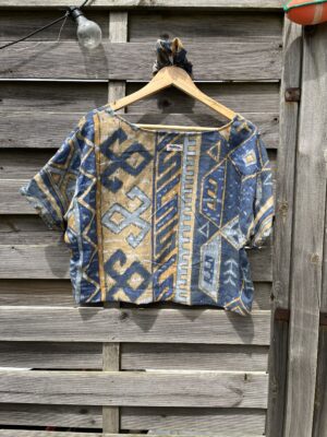 Le tee-shirt bleu ethnic
