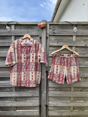 Le short ethnic rouge