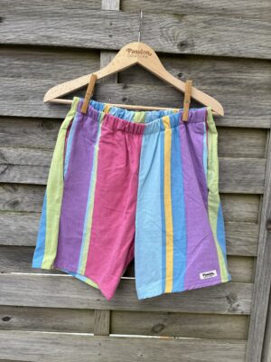 Le short multicolore