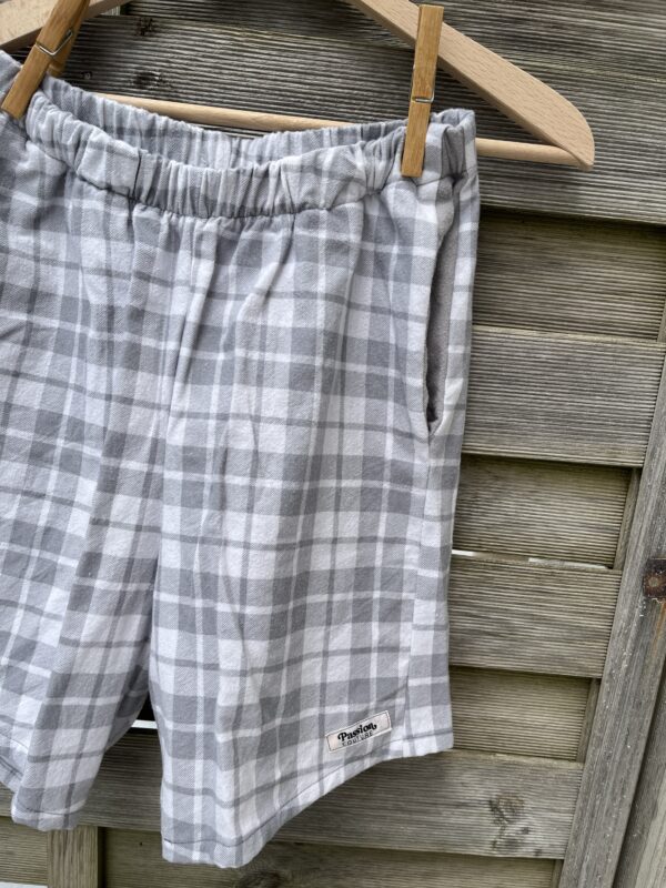 Le short à carreaux gris flanelle – Image 4