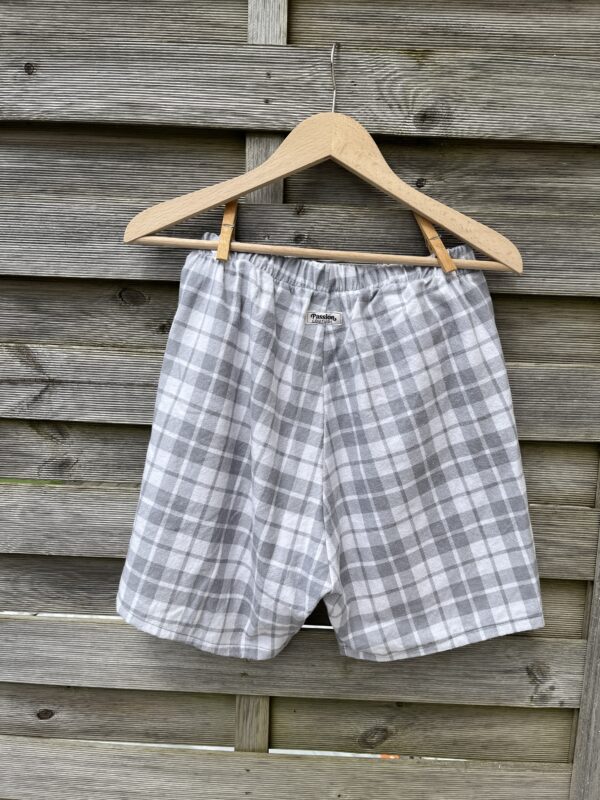 Le short à carreaux gris flanelle – Image 3