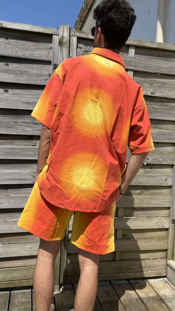 La chemisette flamboyante – Image 4