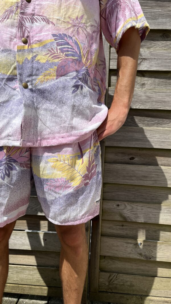 Le short rose des îles – Image 3