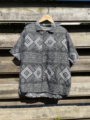 La chemisette ethnic black and white