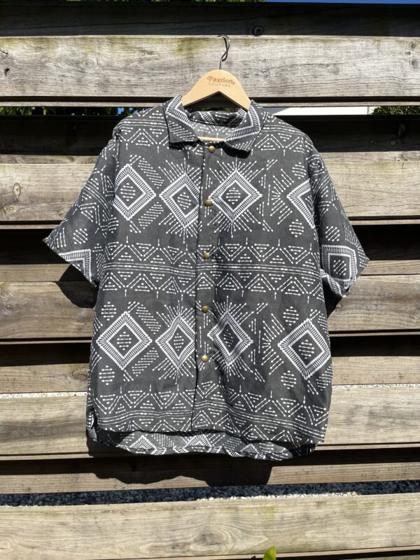 La chemisette ethnic black and white