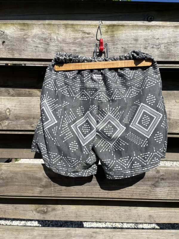 Le short ethnic black and white – Image 5