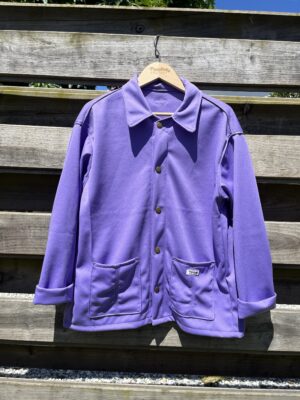 La veste ouvrière violette