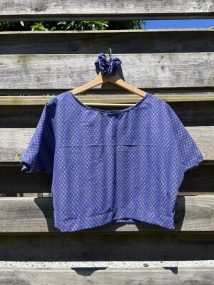 Le tee-shirt violet