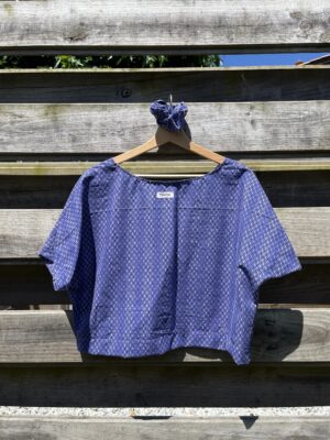 Le tee-shirt violet
