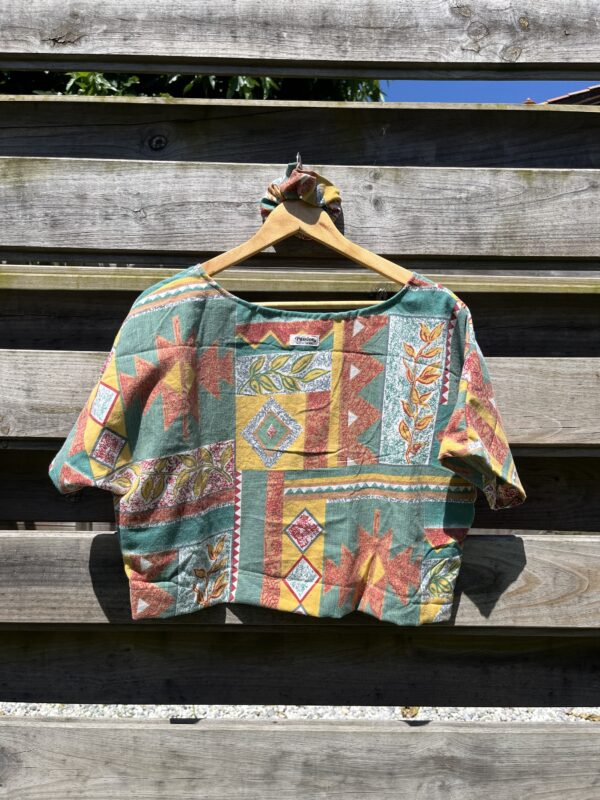 Le tee-shirt vert ethnic – Image 2