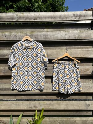 Le short noir et jaune