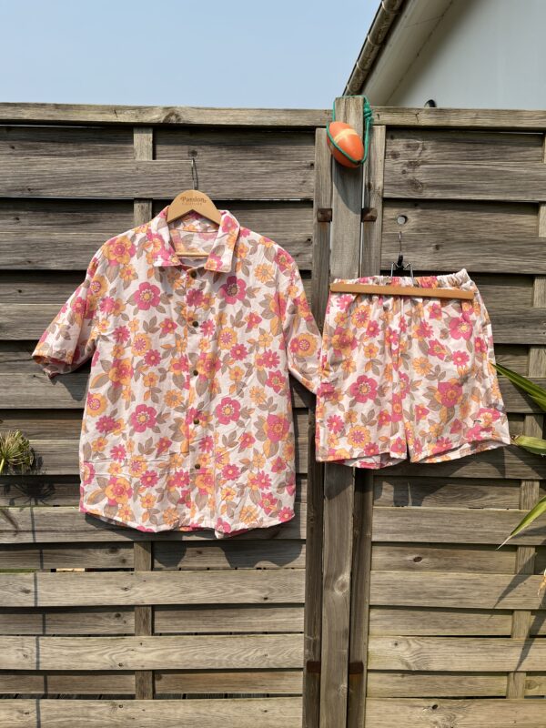 Le short rose orangé fleuri – Image 2