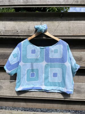 Le tee-shirt bleu 70’s