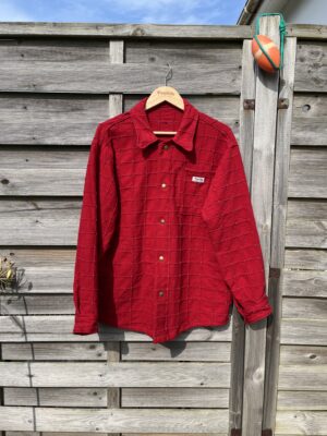La sur-chemise rouge