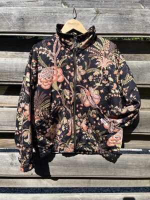 Le bomber élégant fleuri