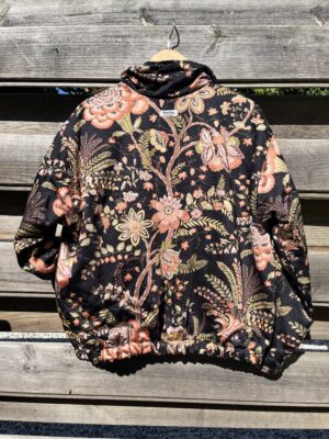Le bomber élégant fleuri