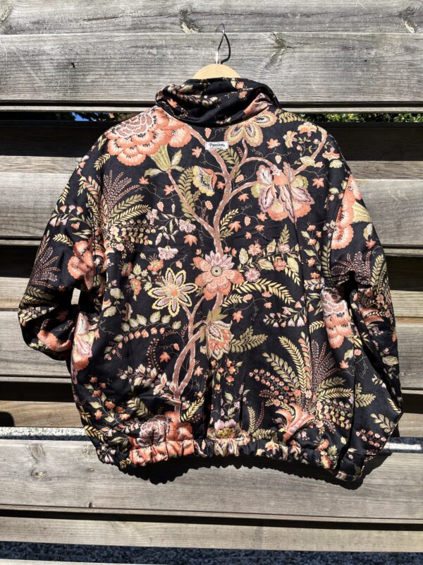 Le bomber élégant fleuri – Image 2