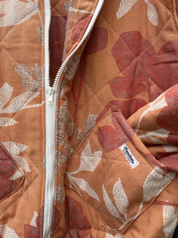 La doudoune orange – Image 4