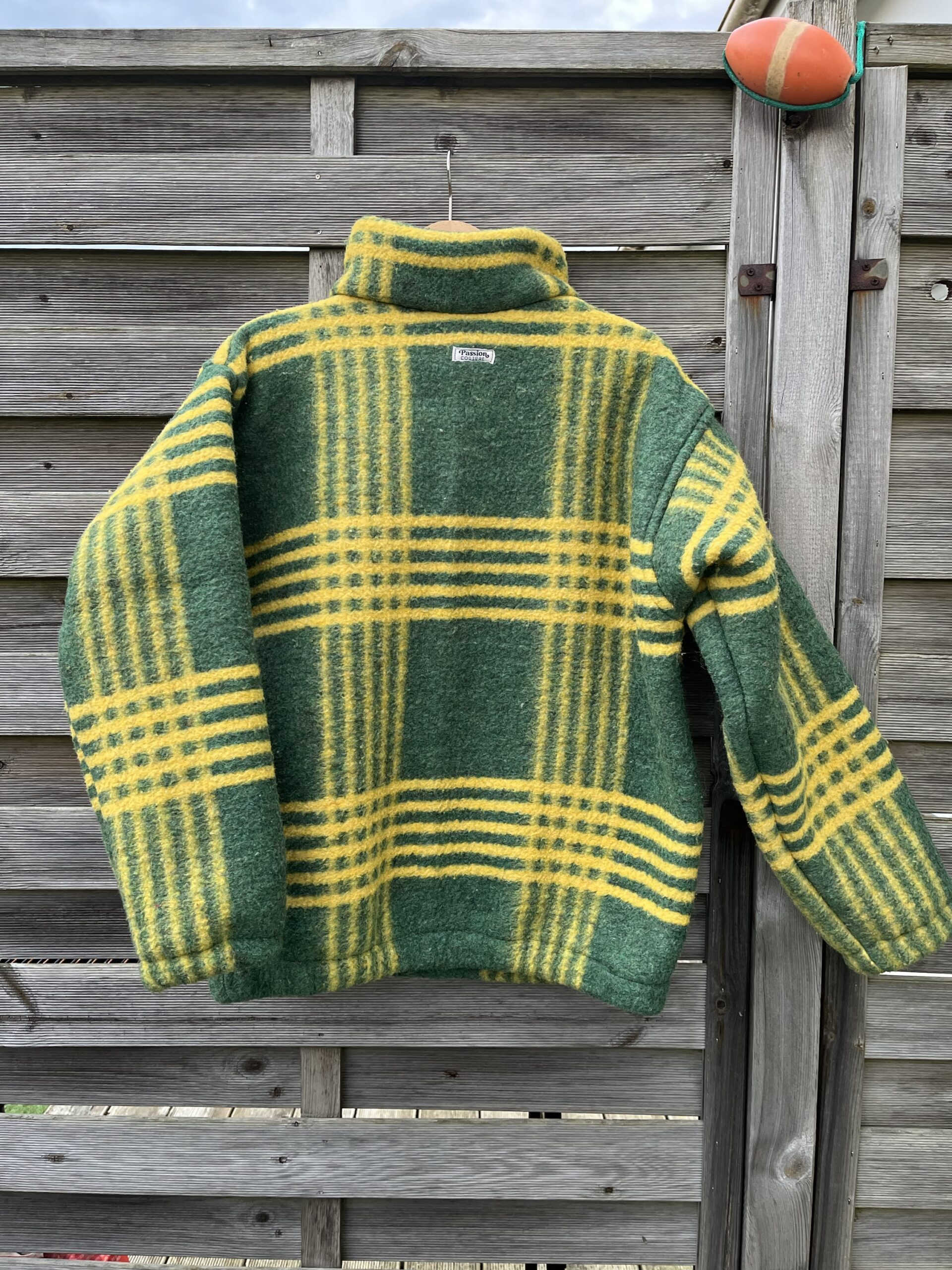 La polaire verte et jaune – Image 5