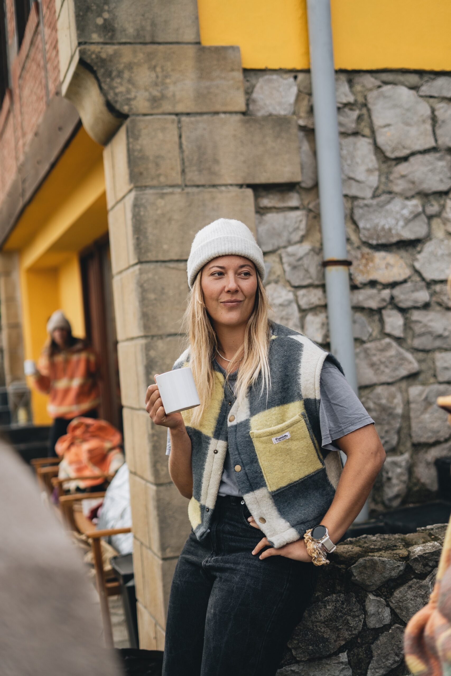 Le petit gilet à carreaux – Image 7