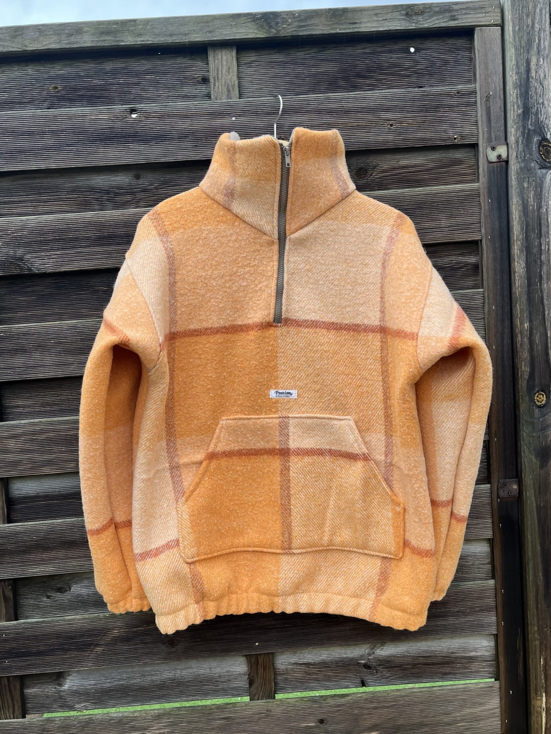 La polaire orange carreaux