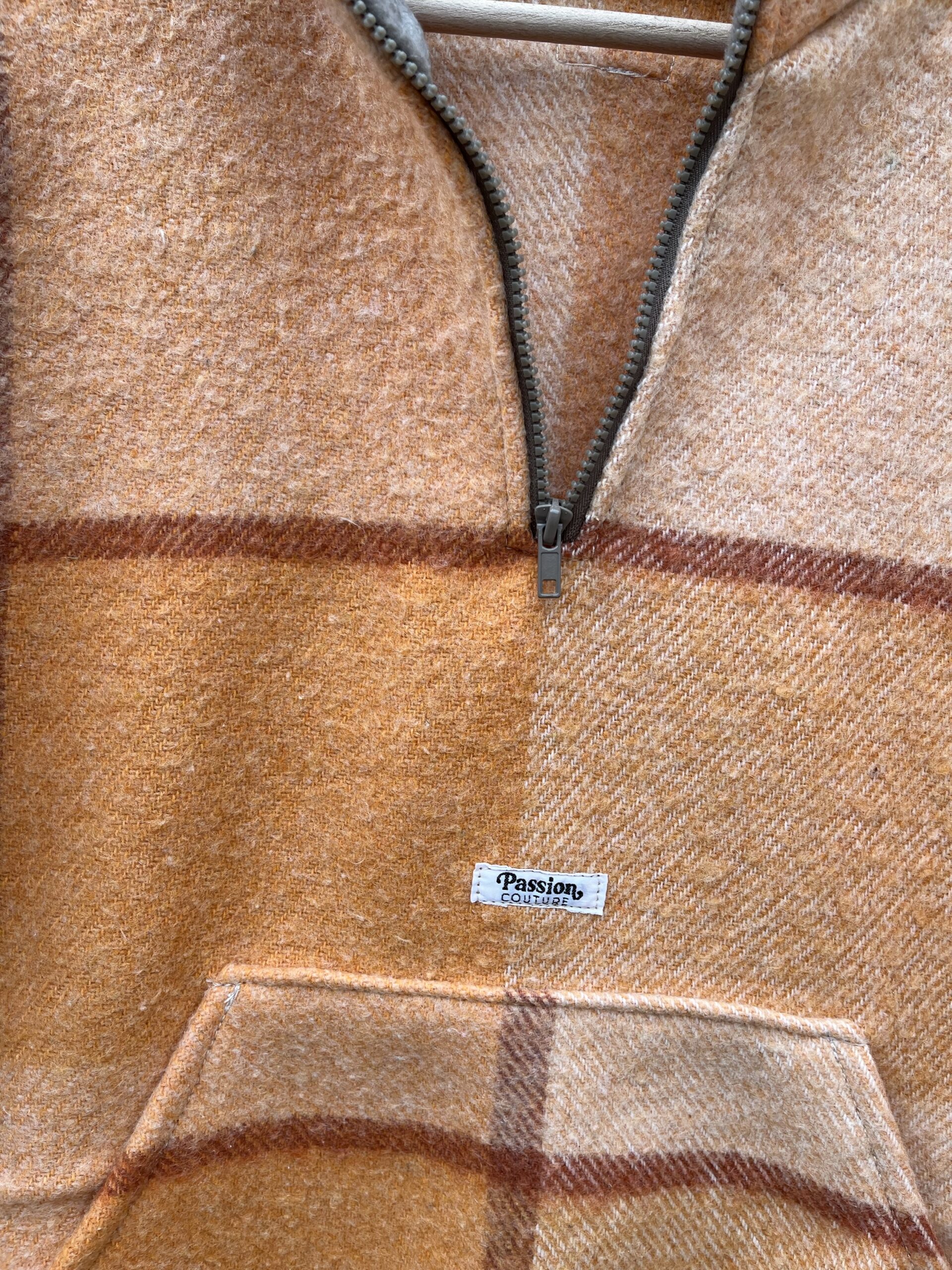 La polaire orange carreaux – Image 4