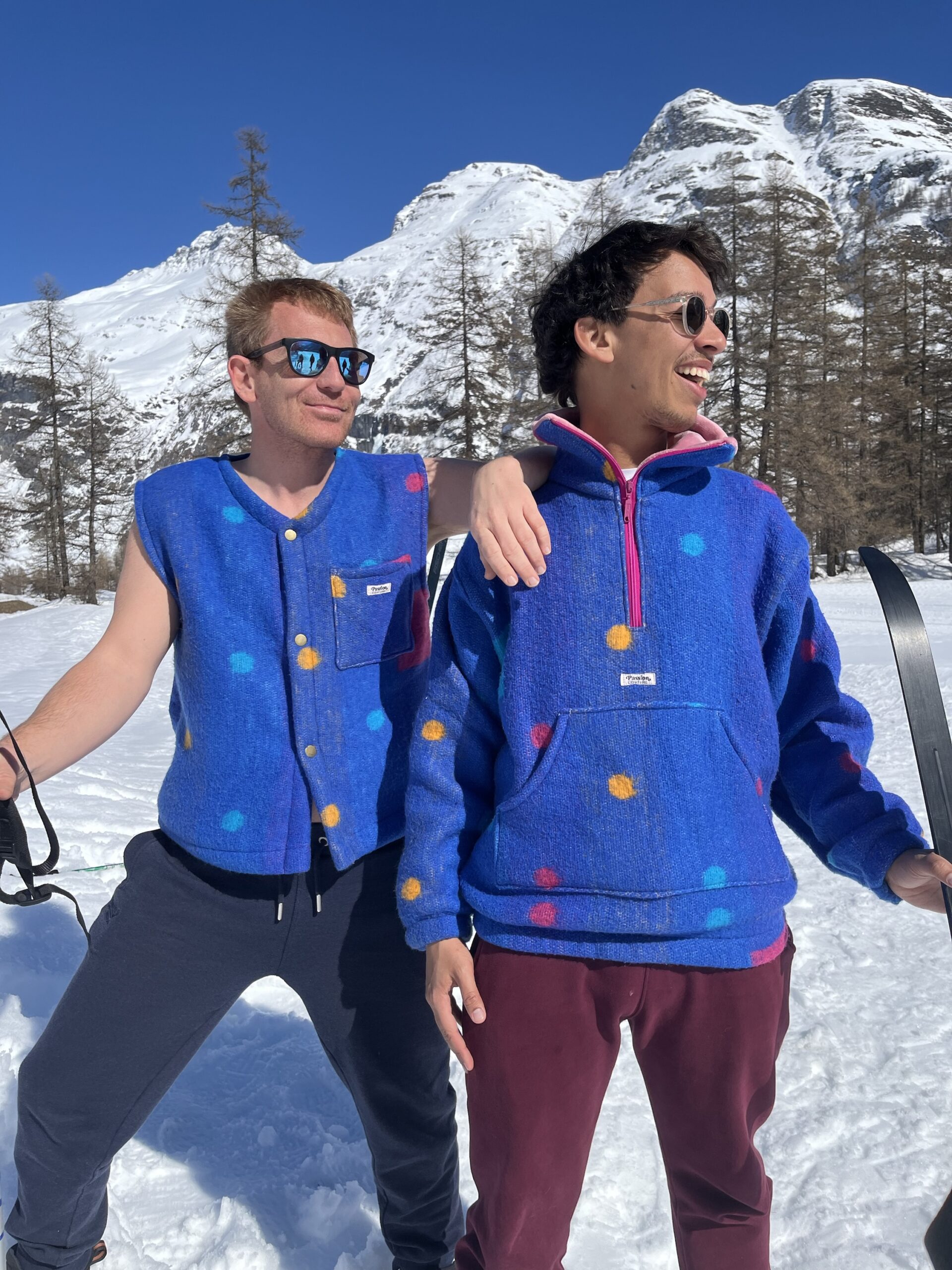 La polaire bleue à pois – Image 3