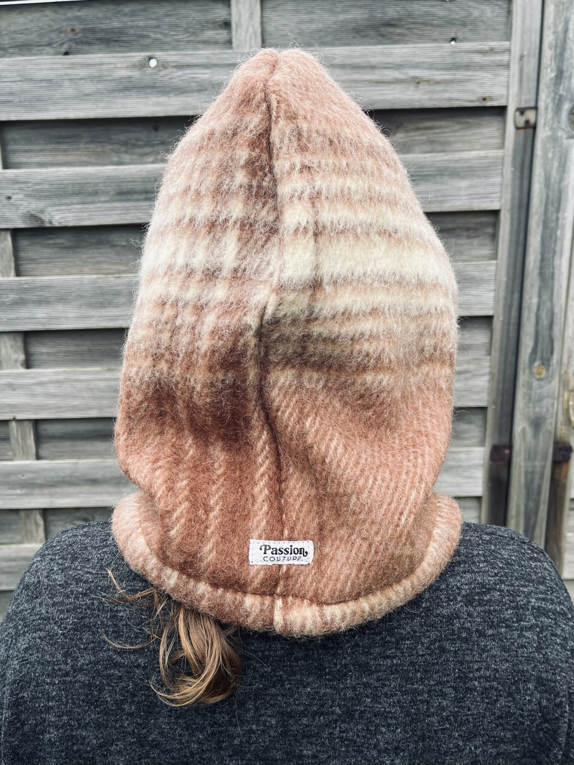 La cagoule marron – Image 2