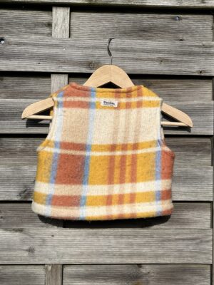 Le gilet enfant orange carreaux