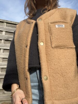 Le gilet camel