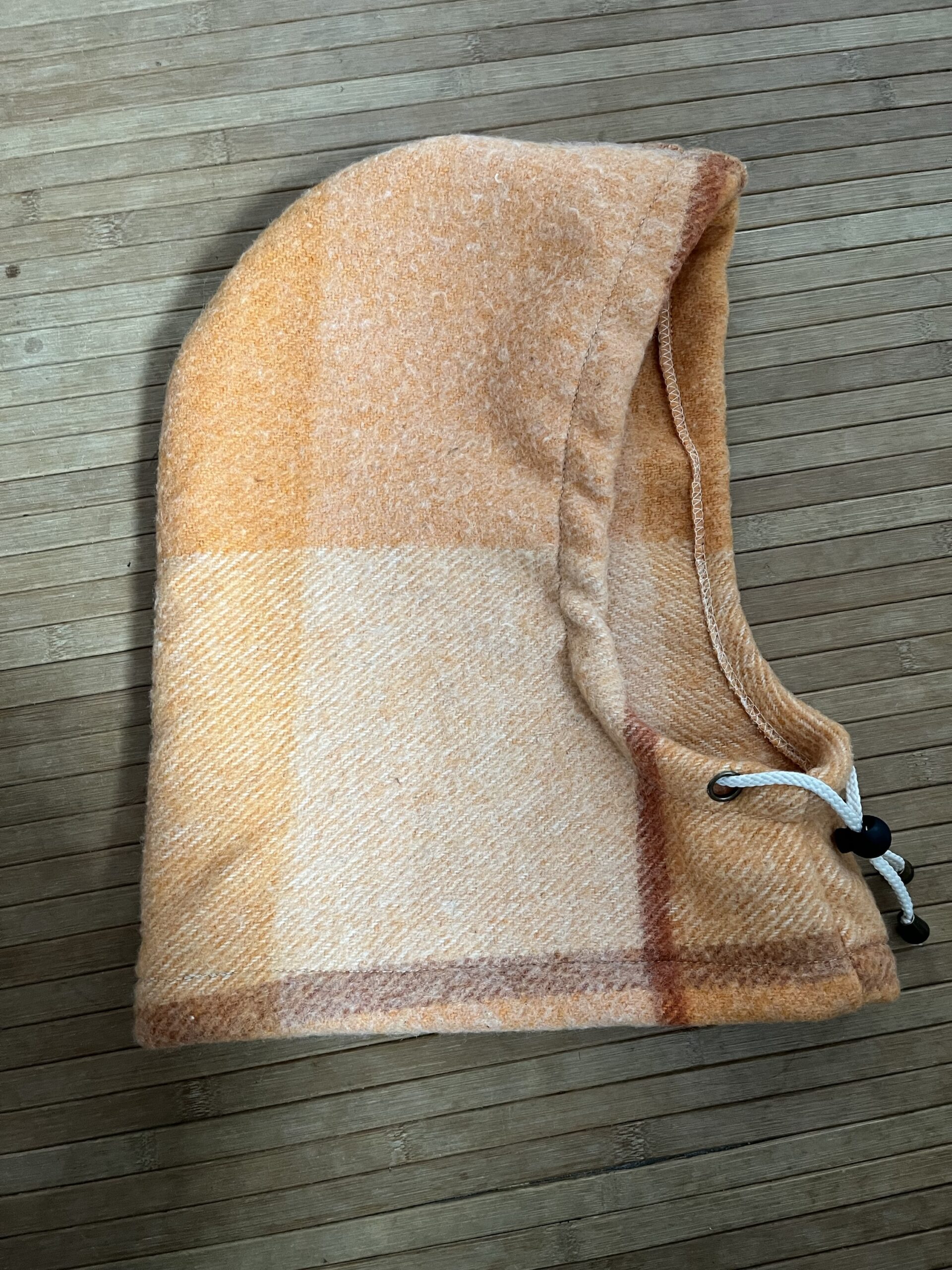 La cagoule orange – Image 3