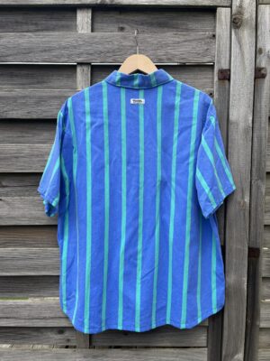 La chemisette Burano bleue verte