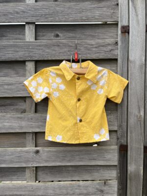 La chemisette enfant jaune fleurs