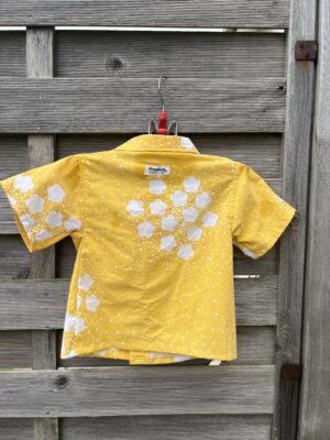 La chemisette enfant jaune fleurs