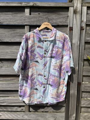 La chemisette violette vintage