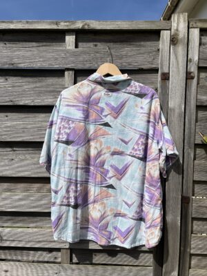 La chemisette violette vintage