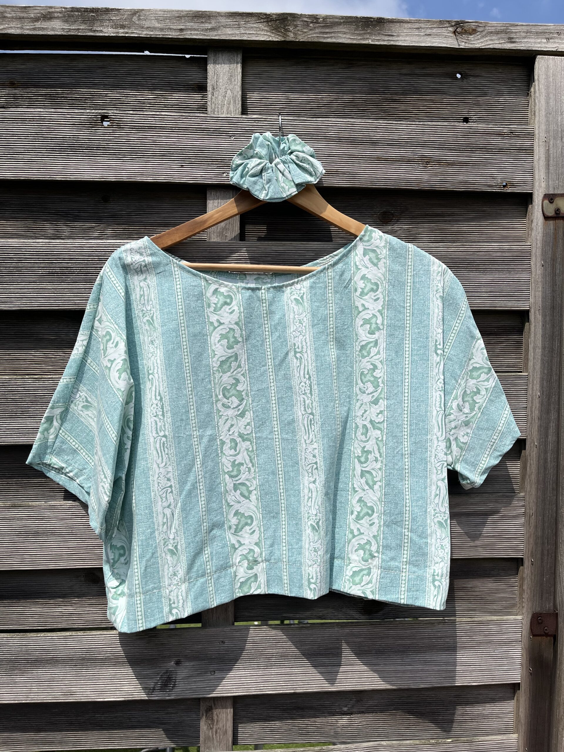 Le tee shirt turquoise rayé