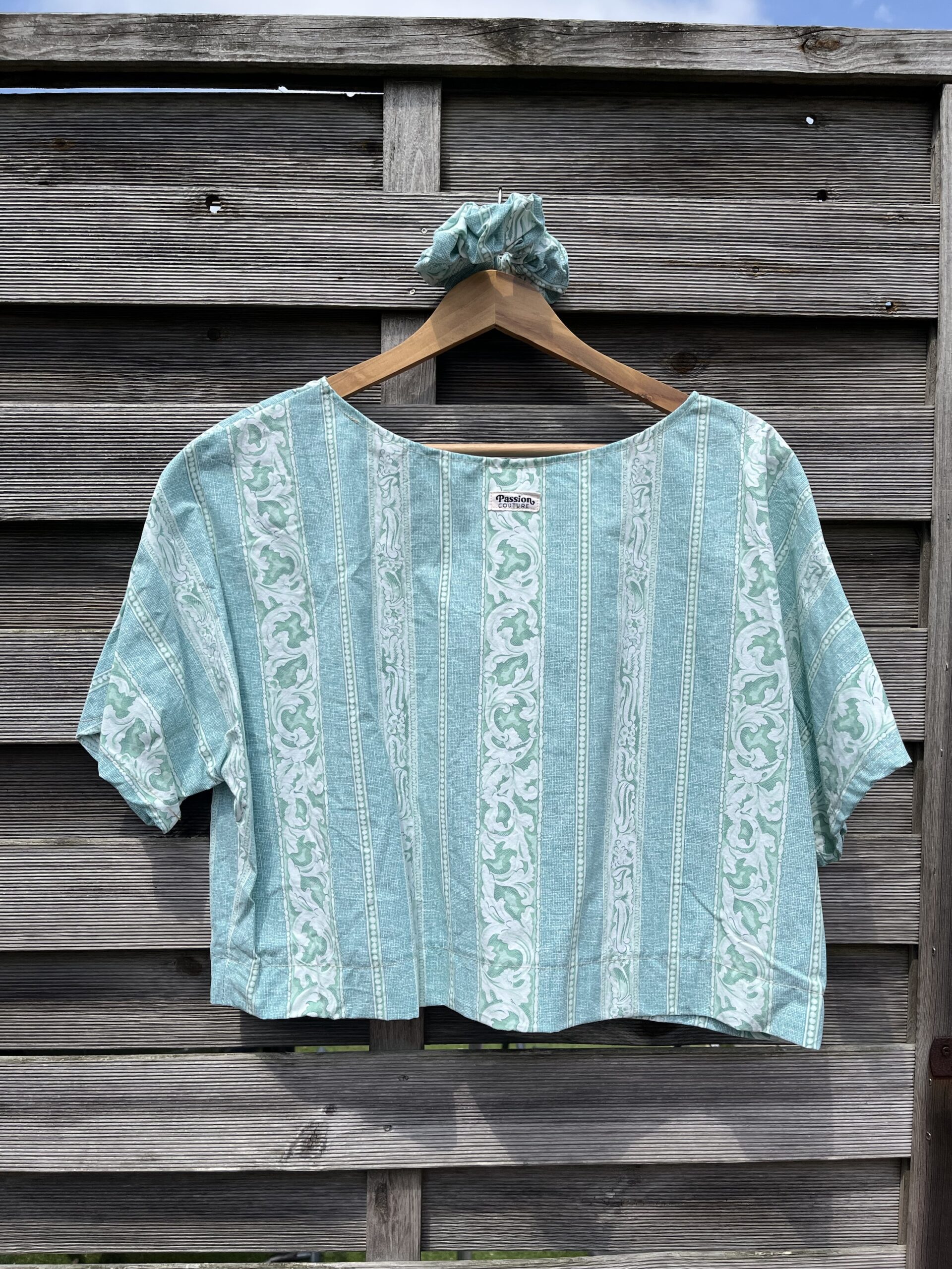 Le tee shirt turquoise rayé – Image 2